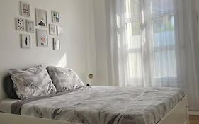 Appartement Moderne Et Cosy , 5 Min De La Gare De Rer D , Remise Des Cles En Main Propre